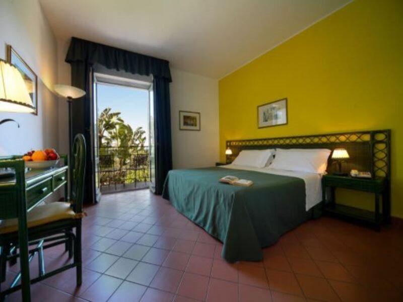 Hotel Baia Delle Sirene 3*