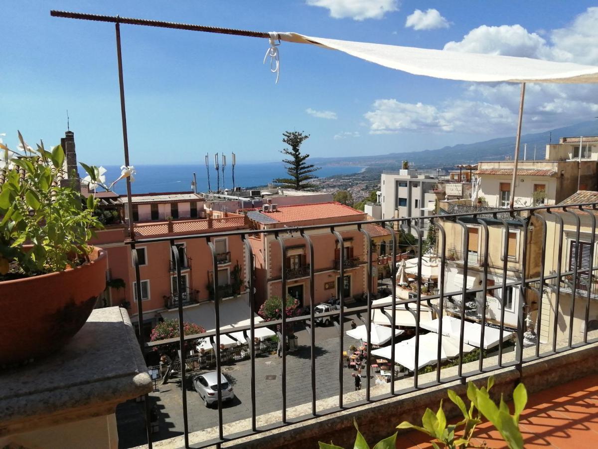 Apartment Aly Art Duomo, Gulf & Etna View Taormina