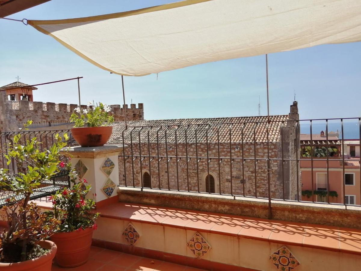 Aly Art Duomo, Gulf & Etna View *