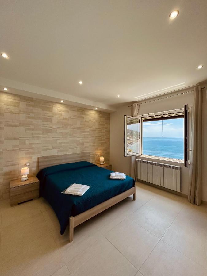 Baia Degli Albatros Apartment *