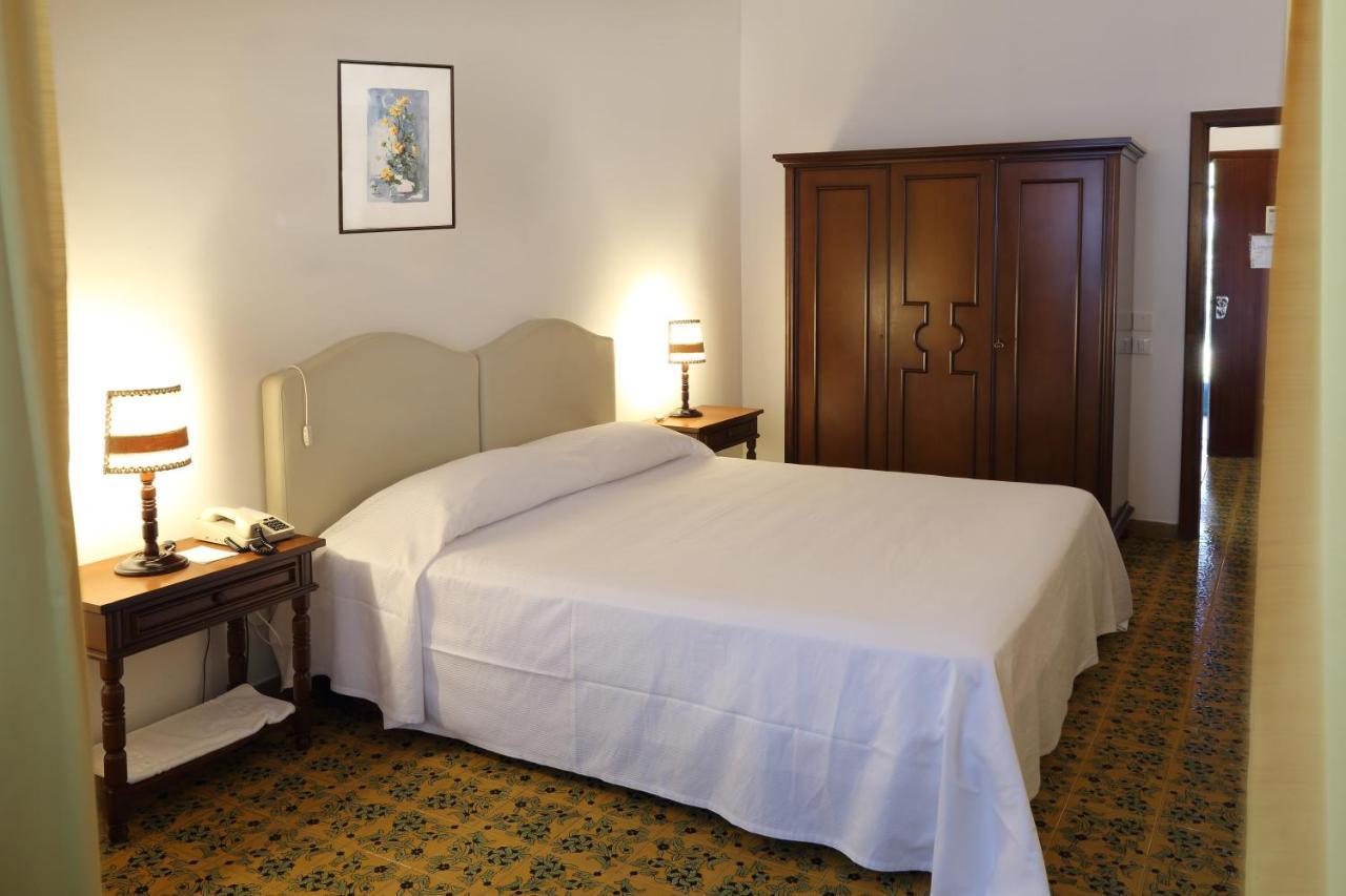 Hotel Lido Mediterranee 4*