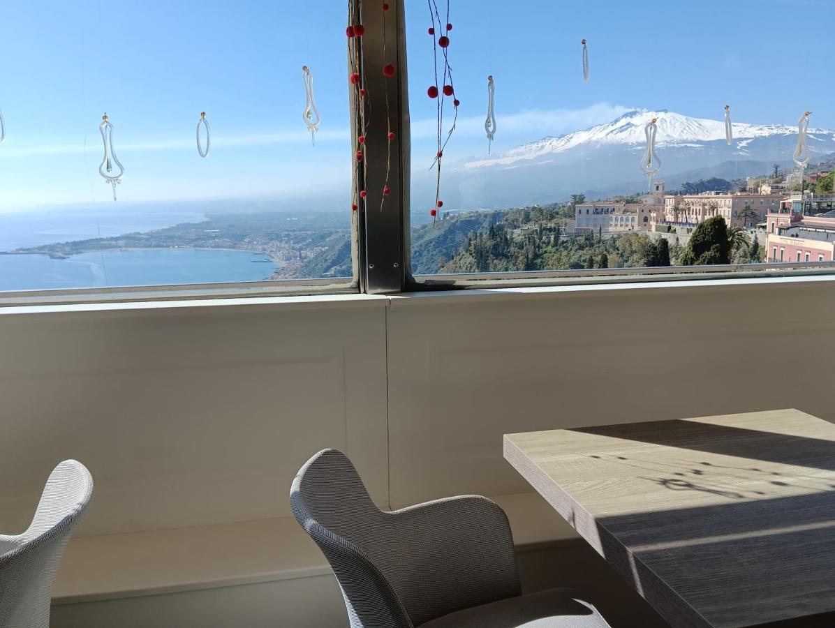 Aly Art Duomo, Gulf & Etna View *