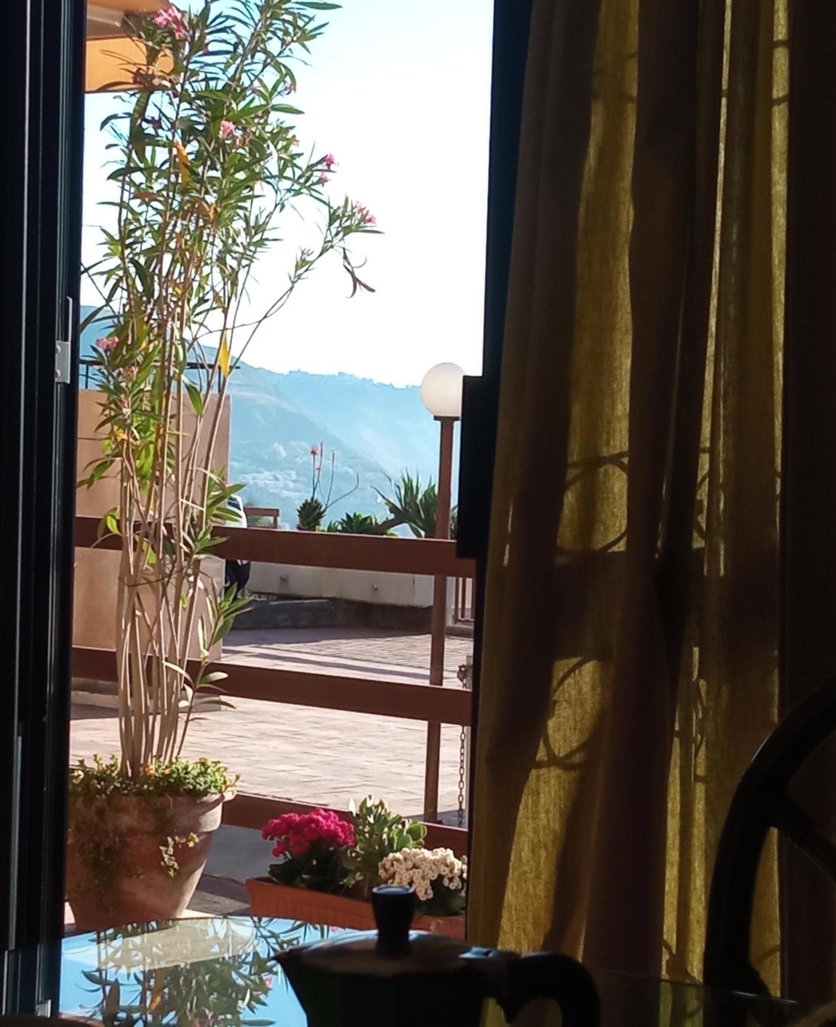 Mara's House, 10 Minuti A Piedi Dal Centro, Parcheggio Privato * Taormina