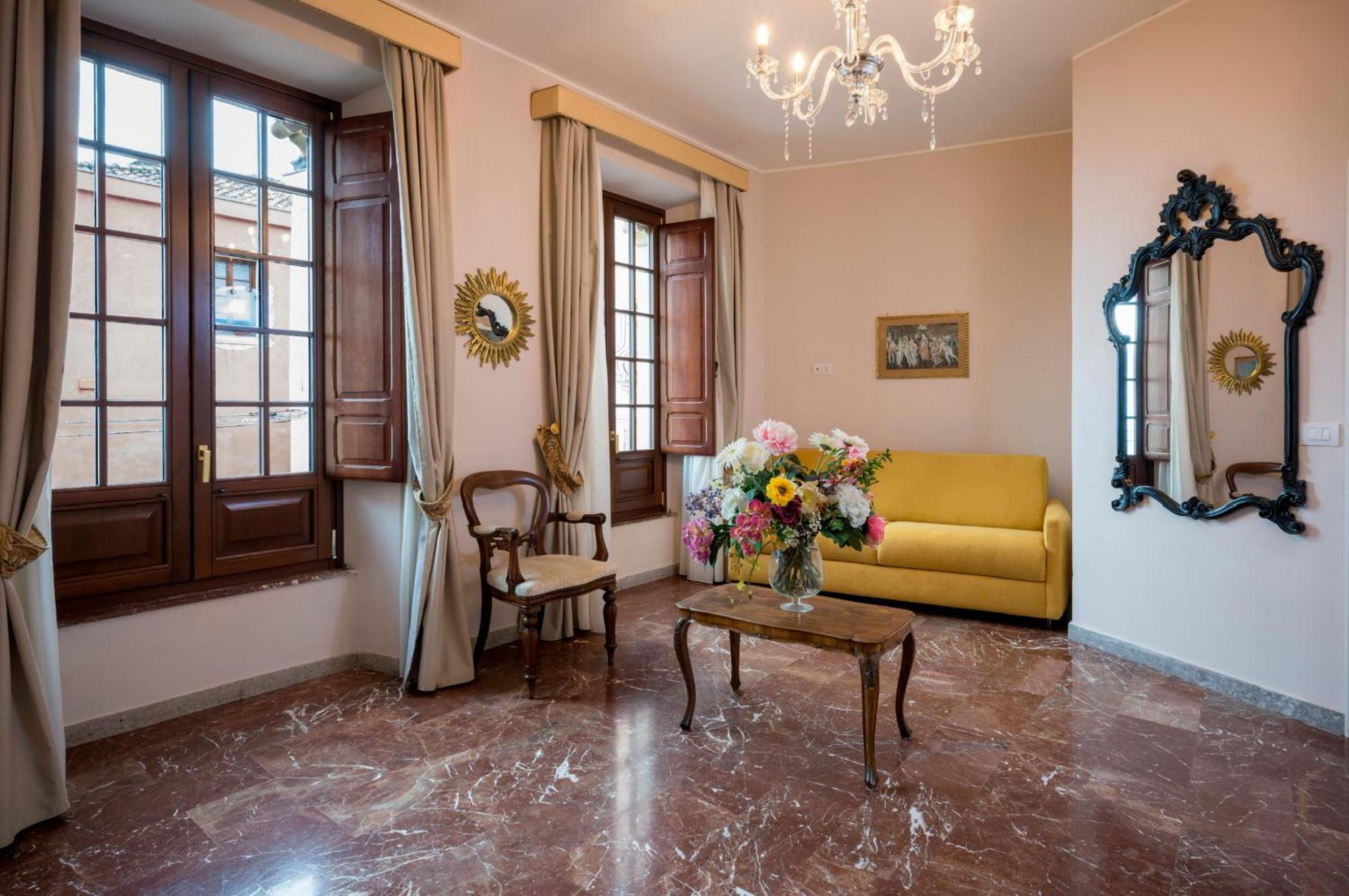 Porta Di Mezzo Luxury & Guest house 2*