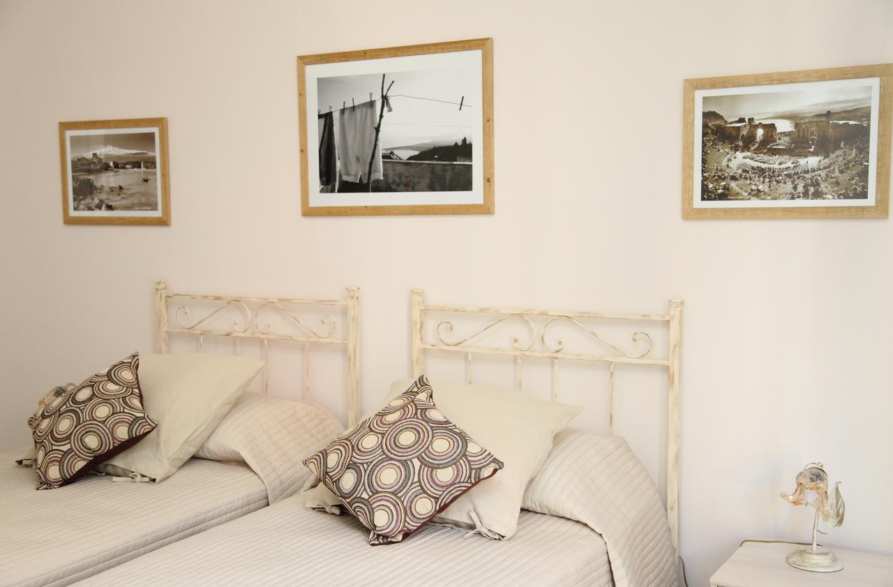 Evelyne * Taormina