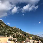 Taormina Center Apartment With Sea View