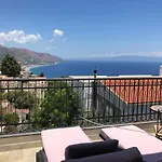 Casa Carlotta