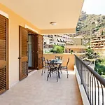 Calipso Seaview Flat With Private Parking