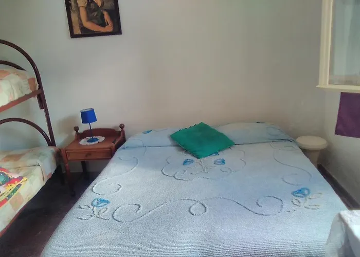 Room In Guest Room - Large Room For Five People