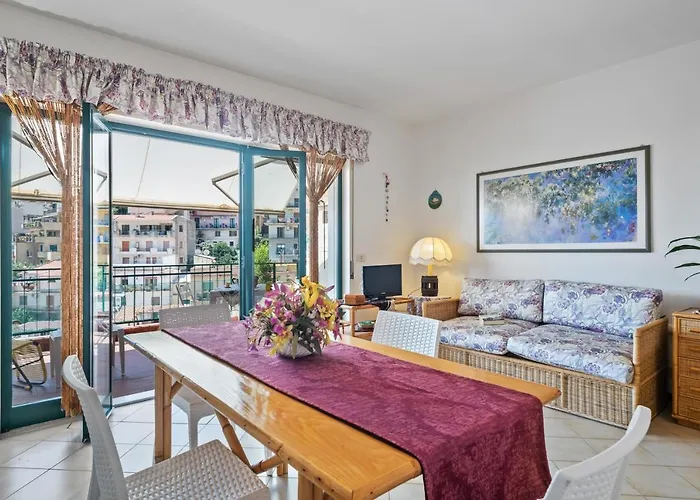 Taormina Comfortable Apartment With Terrace
