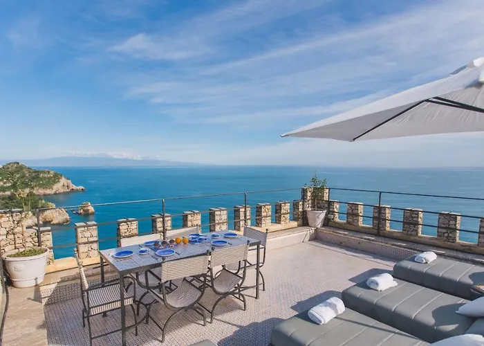 Torre Pirandello 6, Emma Villas