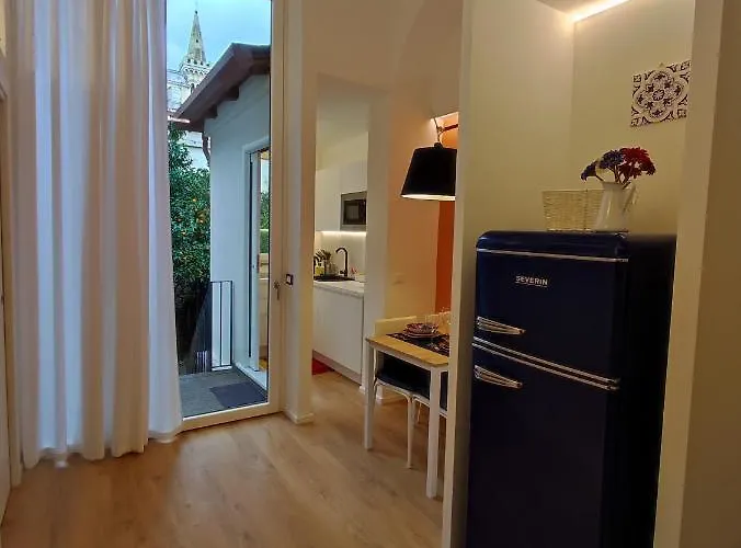 Dania Apartment