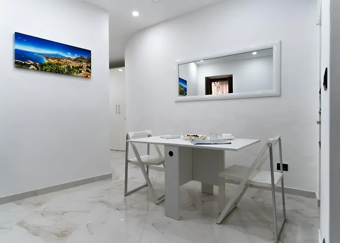 Porta Messina Apartment