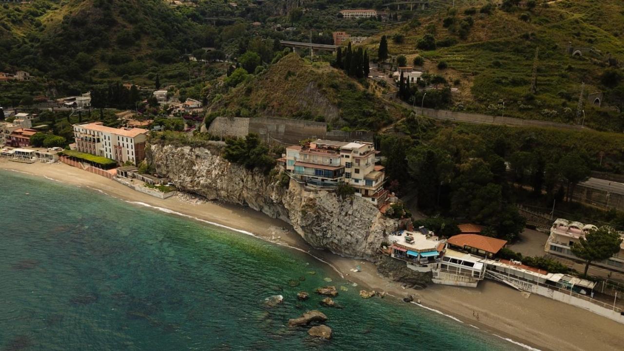 Apartment Mare Roccia Beachfront