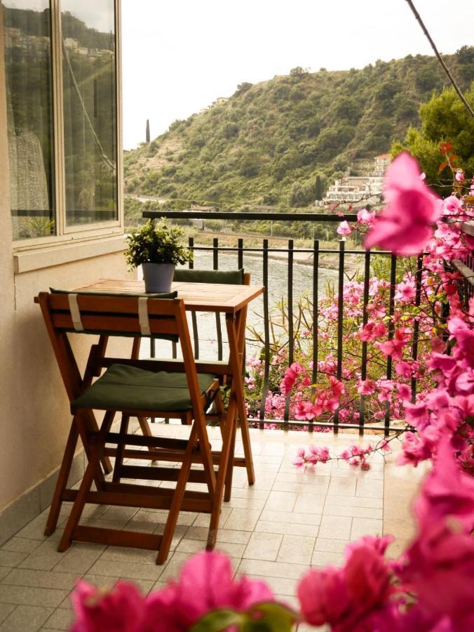 Mare Roccia Beachfront Taormina