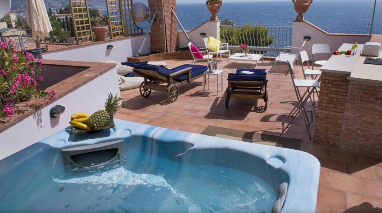 Priscilla Villa Taormina