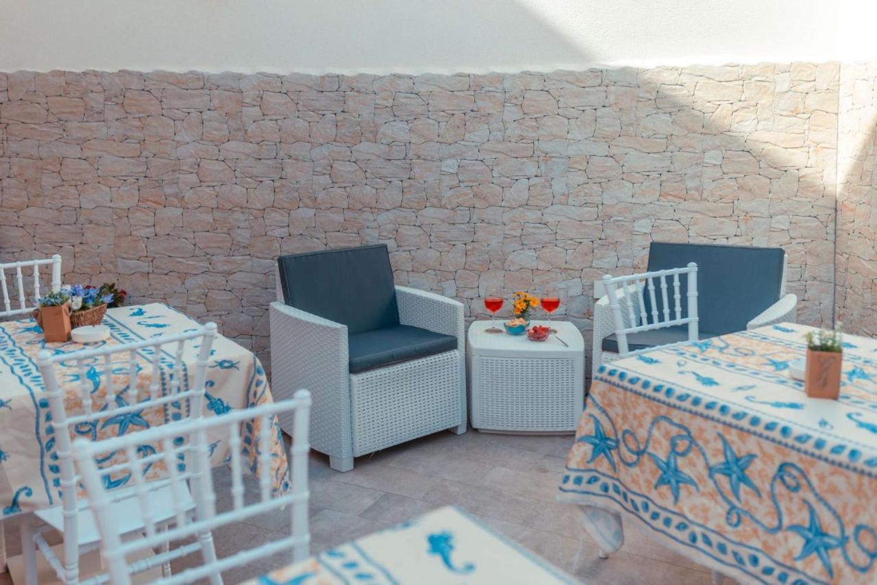 Dionisio House *