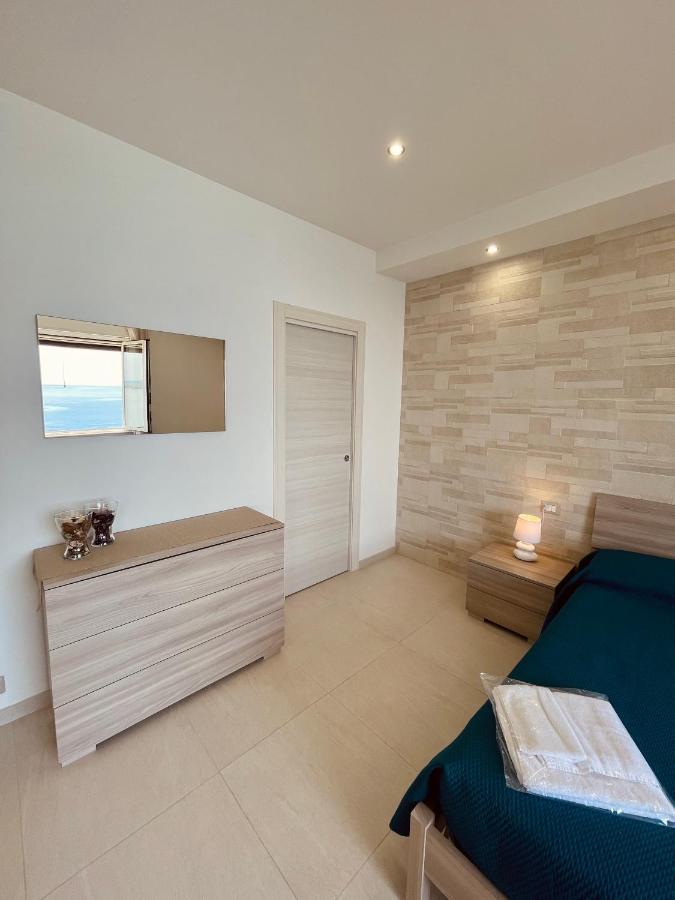 Baia Degli Albatros Apartment *