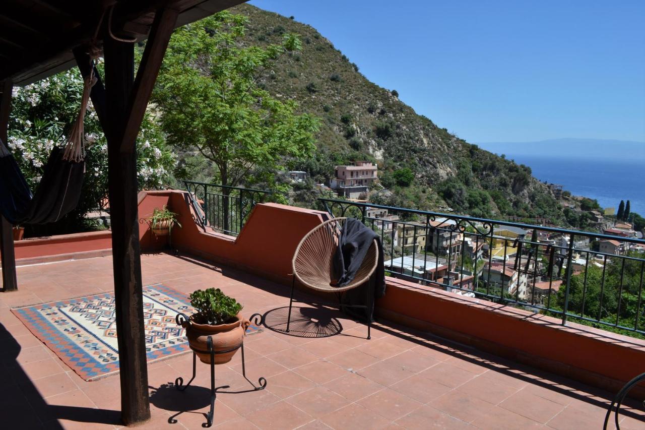 Vittorio - Splendid Panoramic Sea View Terrace Apartment Taormina