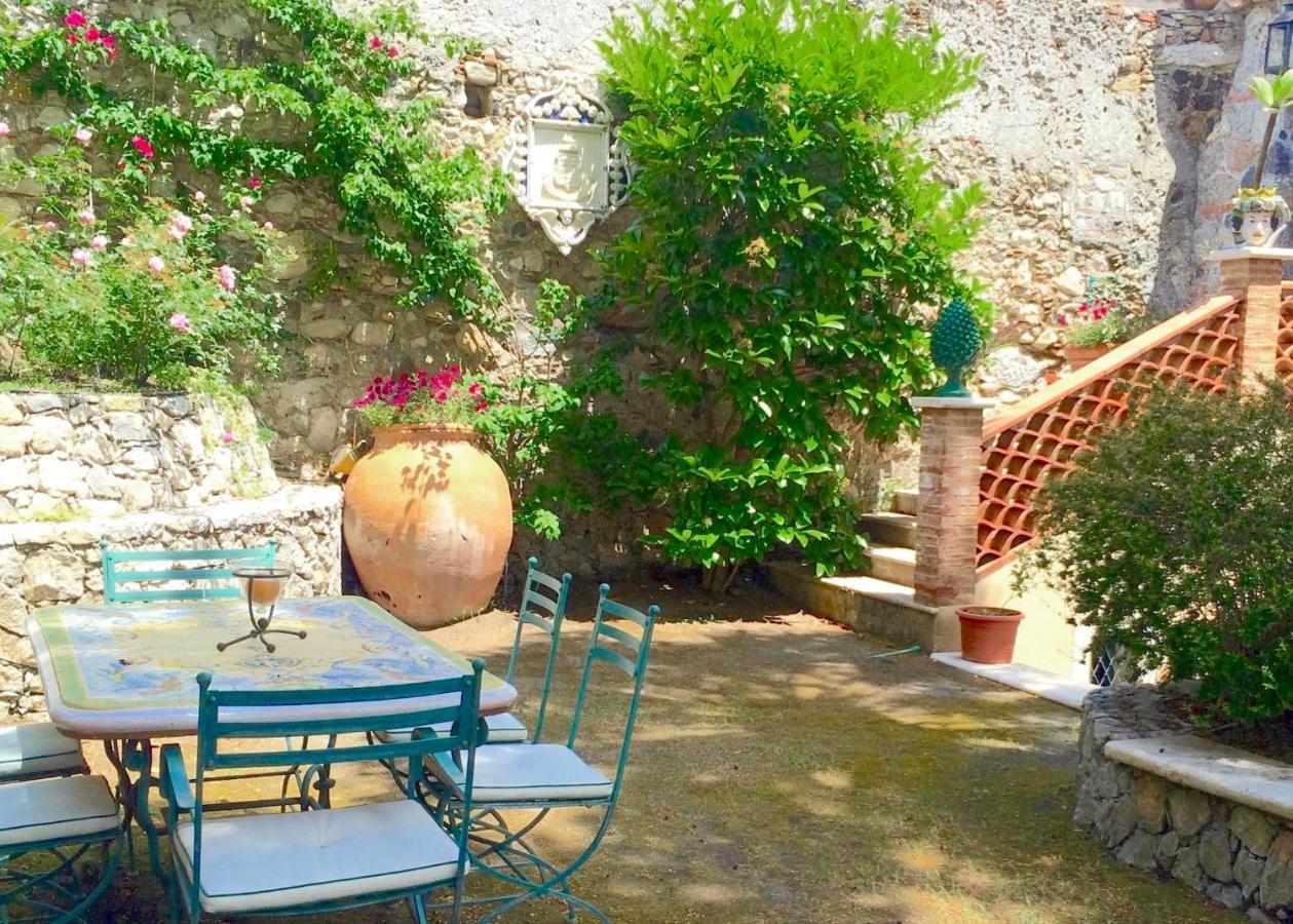 Mimosa Taormina