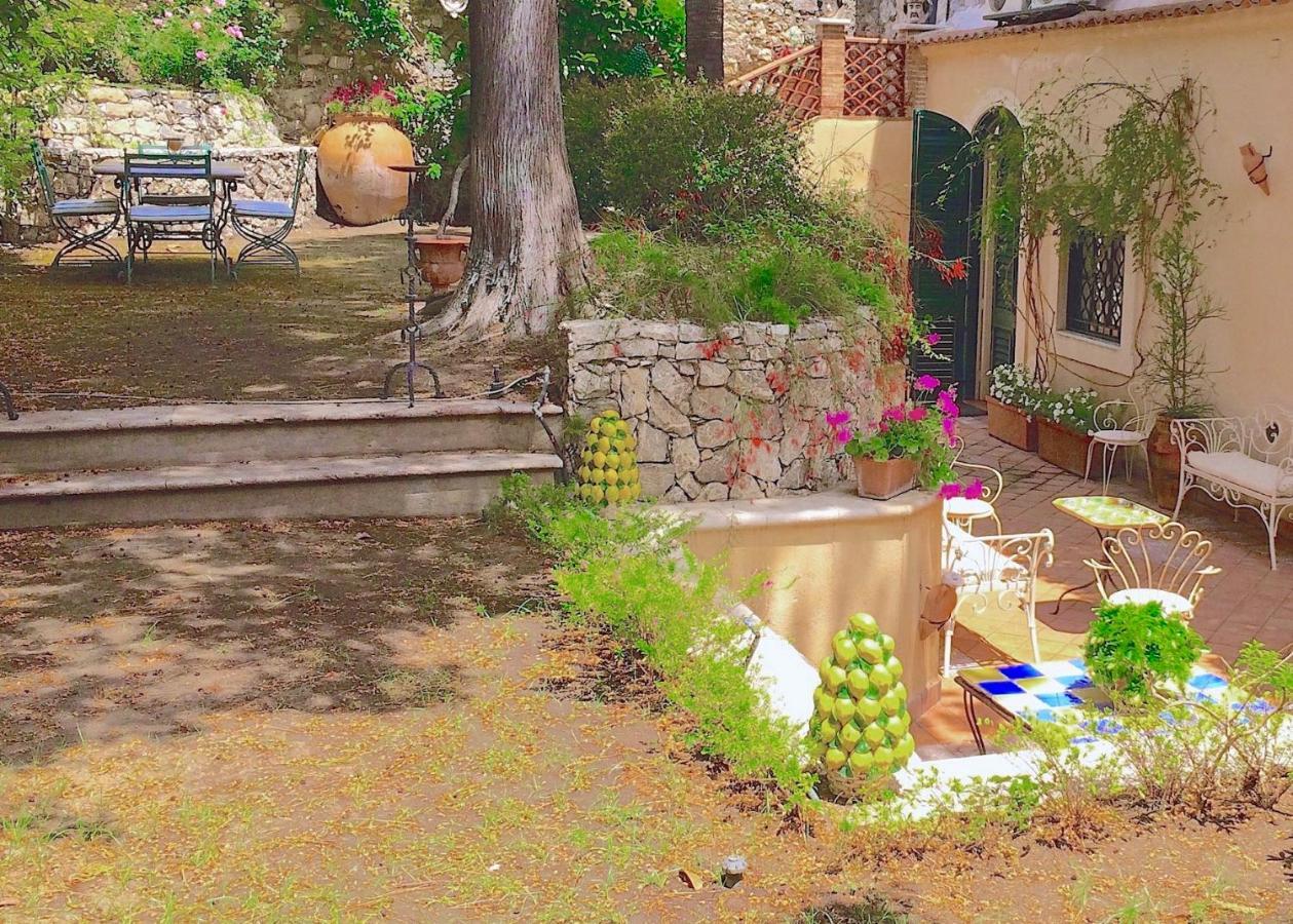 Mimosa Villa *