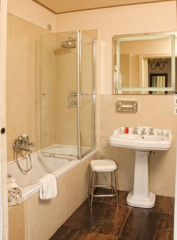 Carlotta Hotel