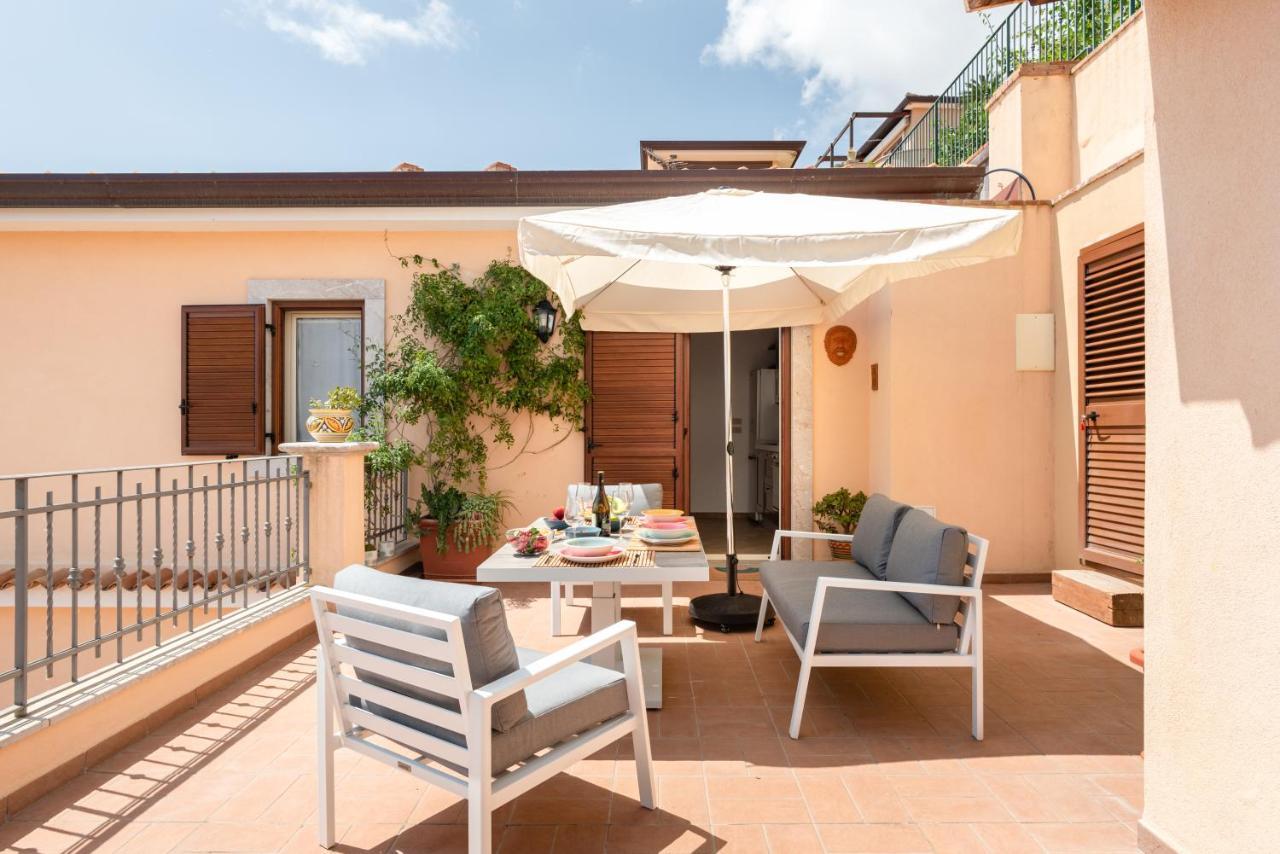 Panoramic With Parking Apartment *