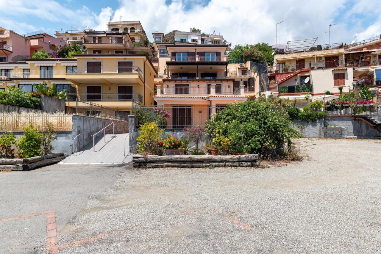 Panoramic With Parking Apartment *