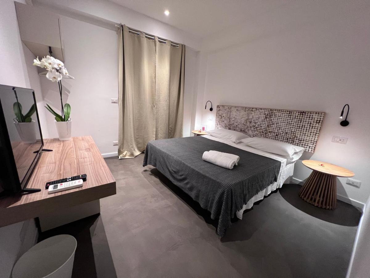Chiara Hotel 2*