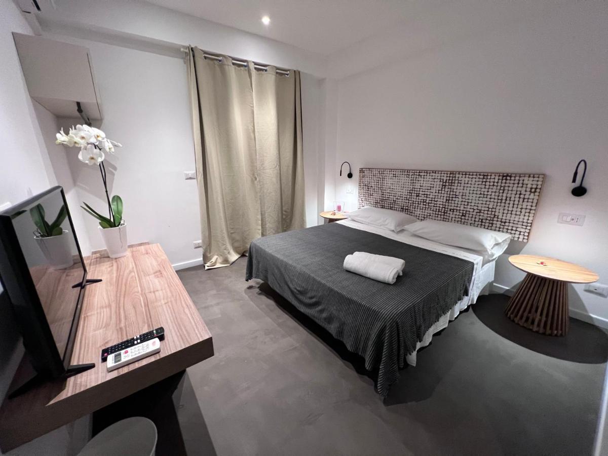 Chiara Hotel 2*
