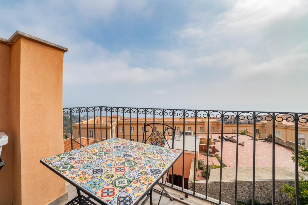 Casa Umberto I , Centro *
