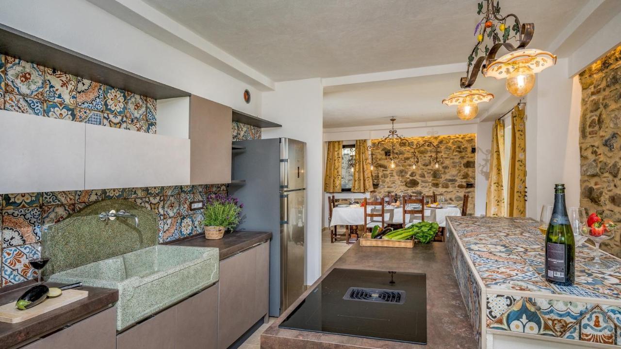 Gallus 6, Emma Villa *