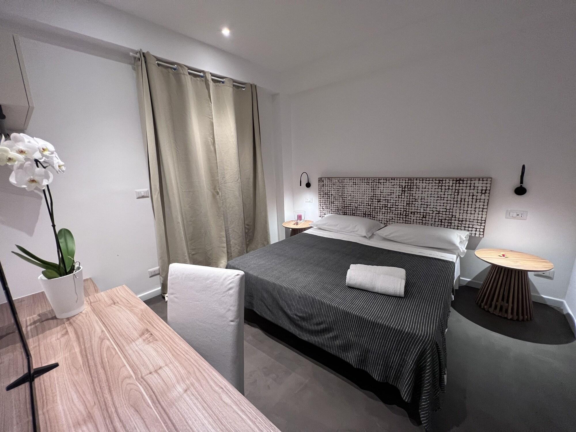Chiara Hotel 2*