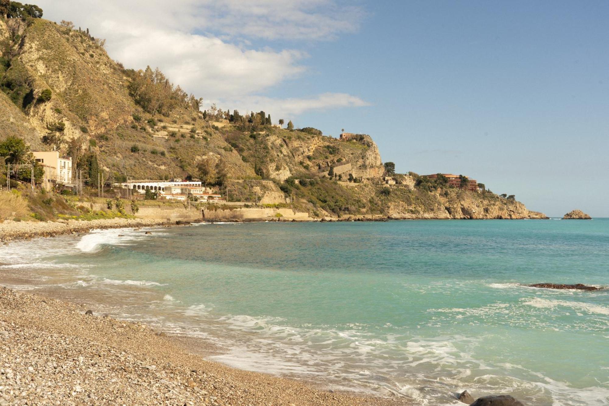 Johnny's Beach Bay *