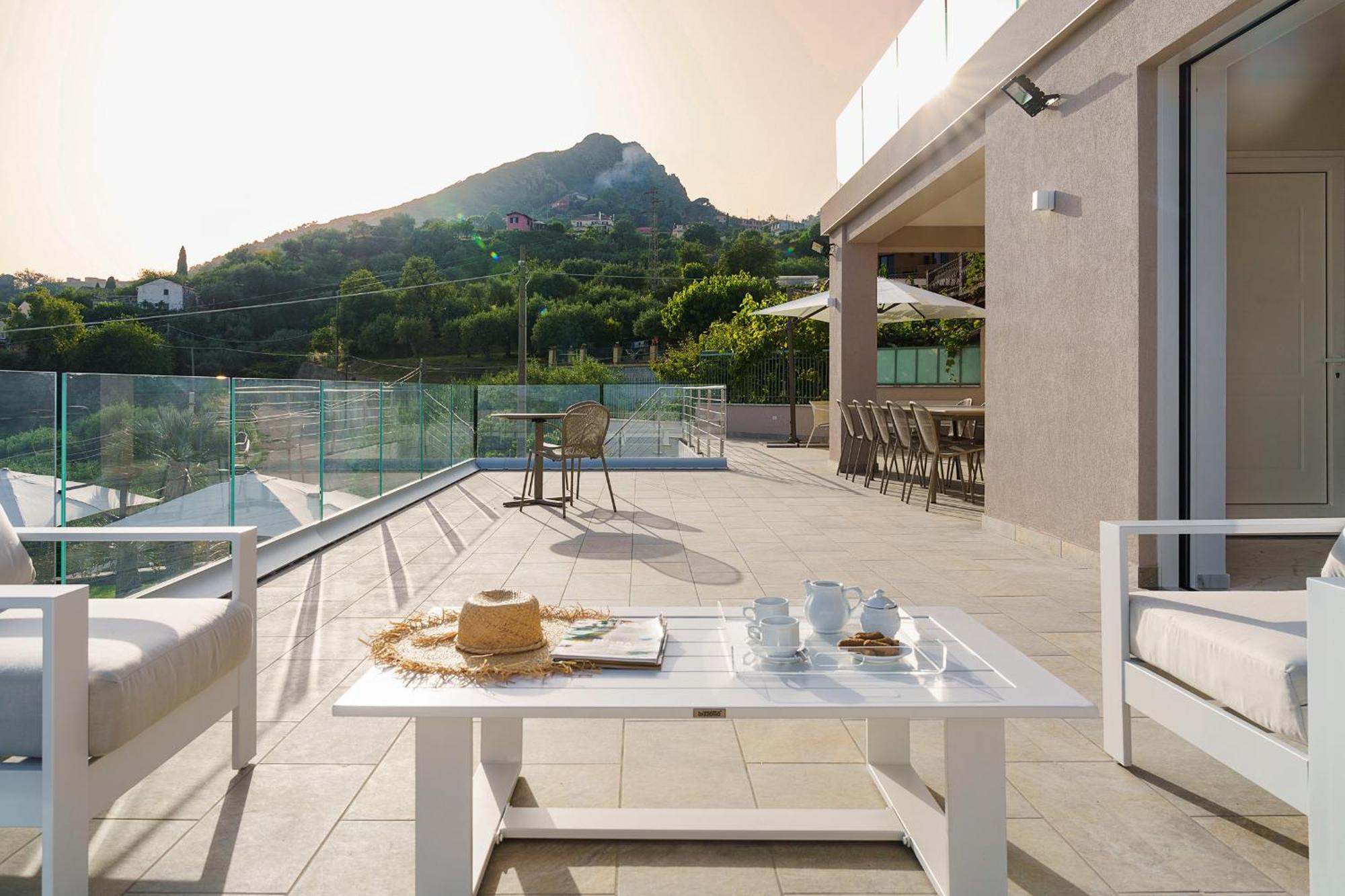 Villa Grand Tour