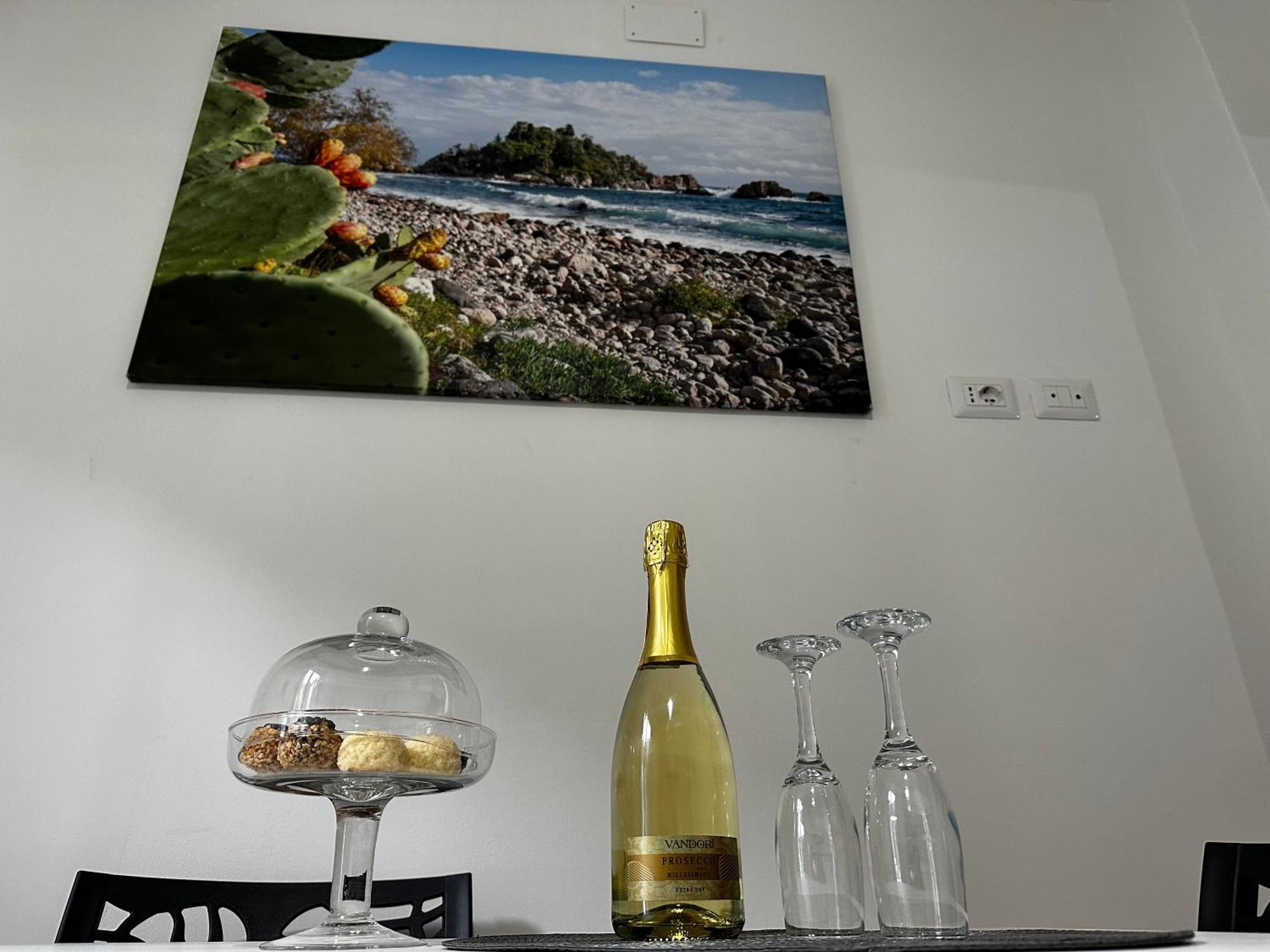 Beach Apartment *