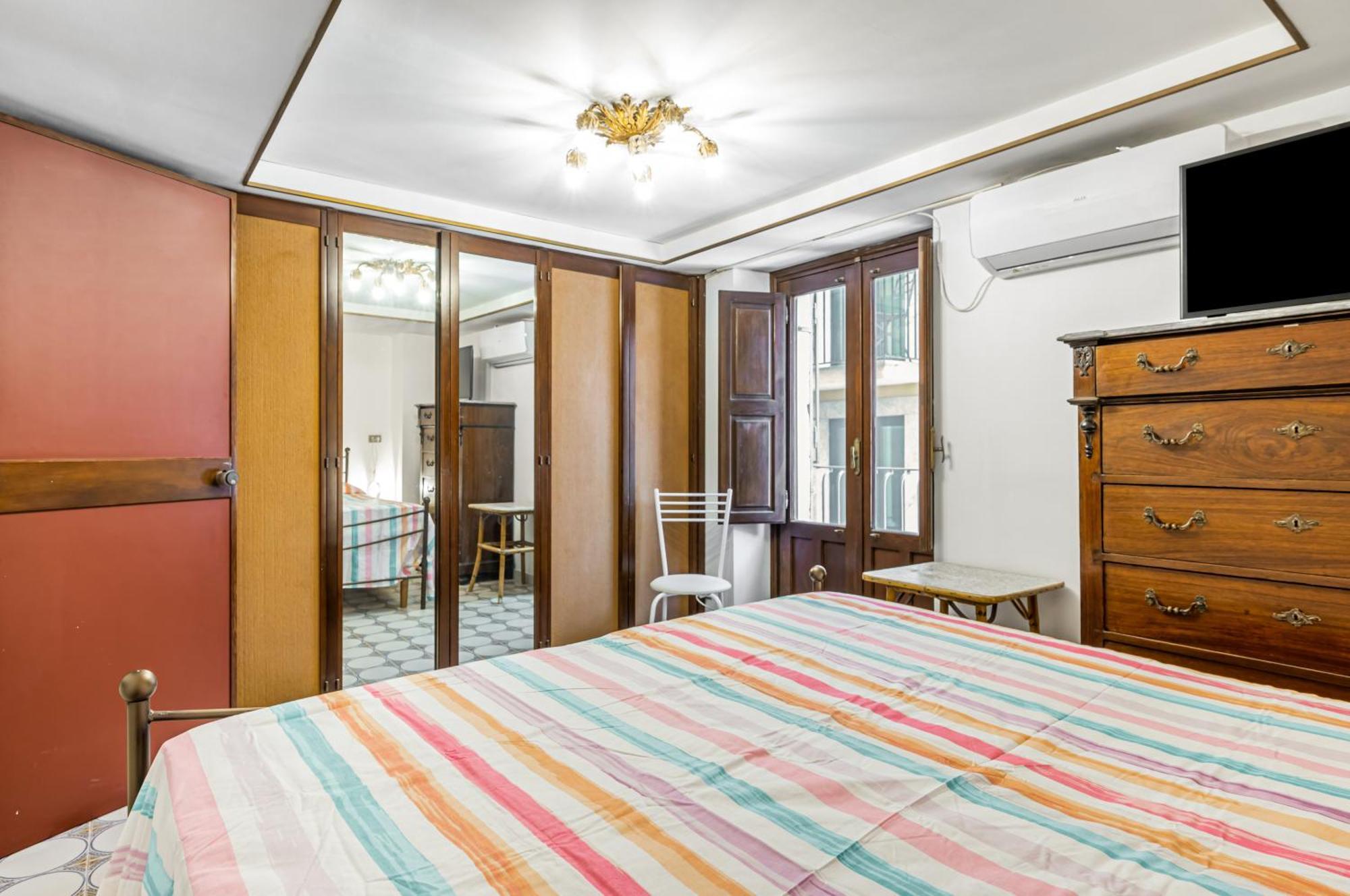 Roomy In The Heart Of Apartment *