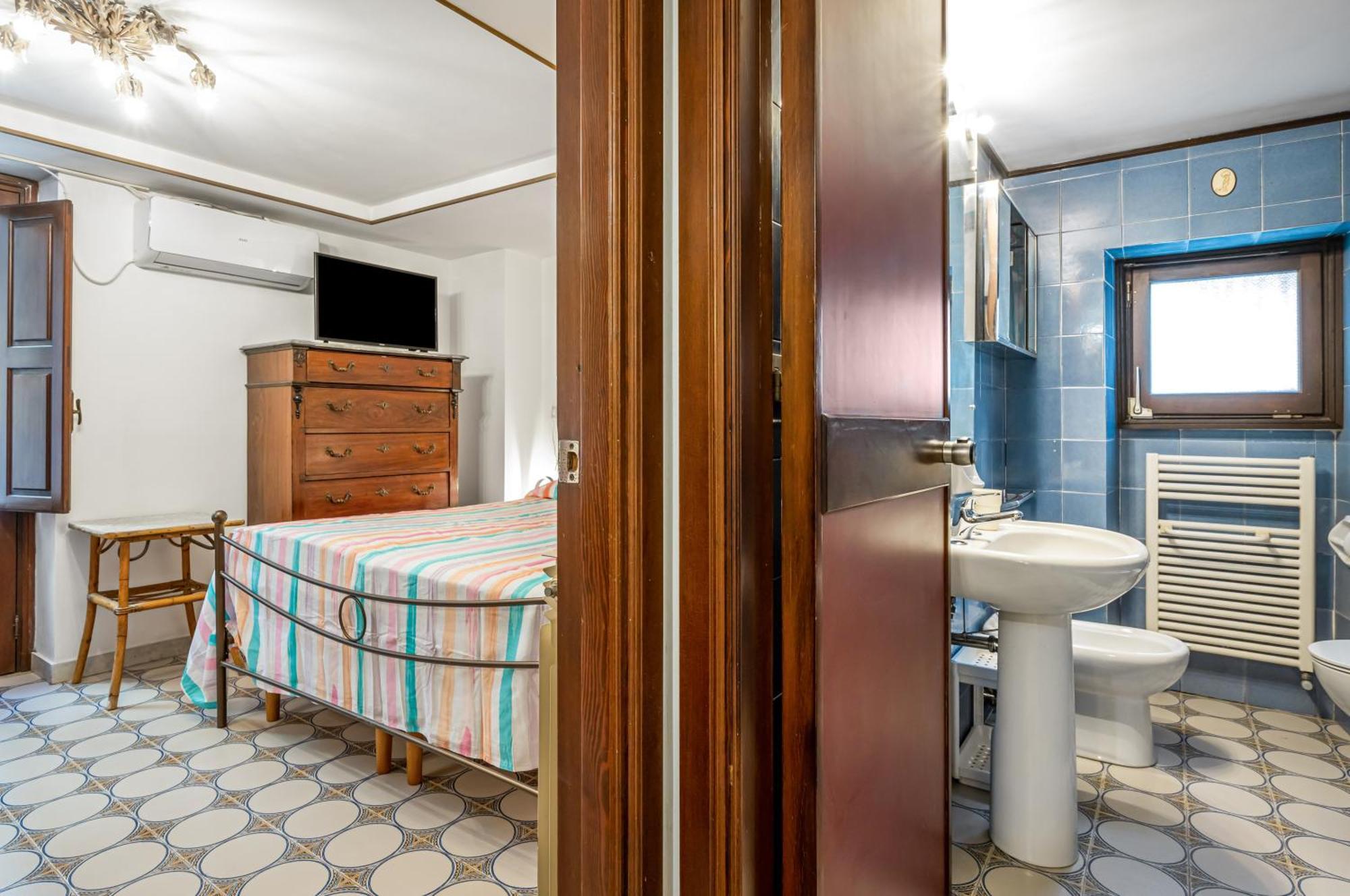 Apartment Roomy In The Heart Of *