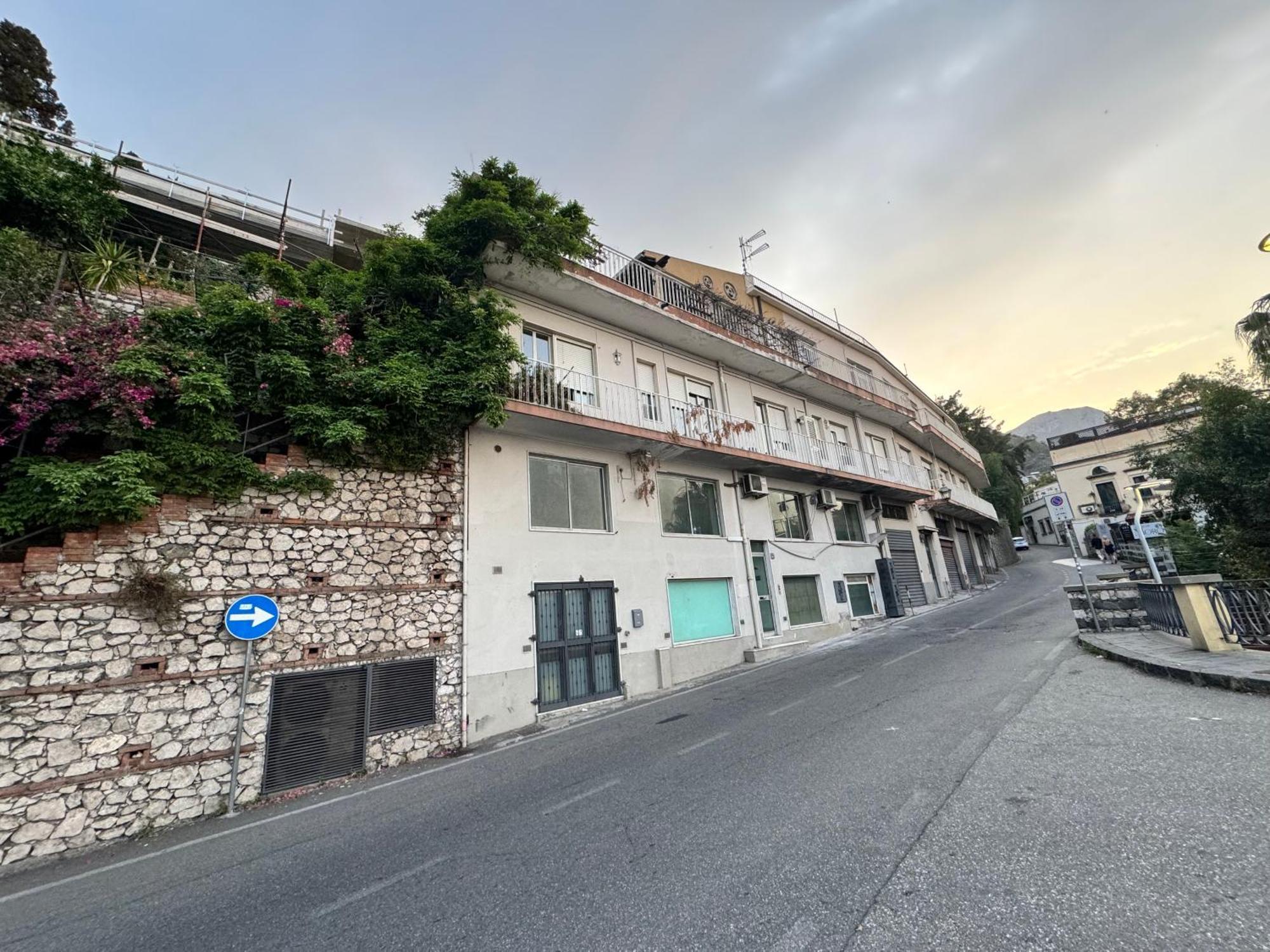 Domenica 1 Apartment