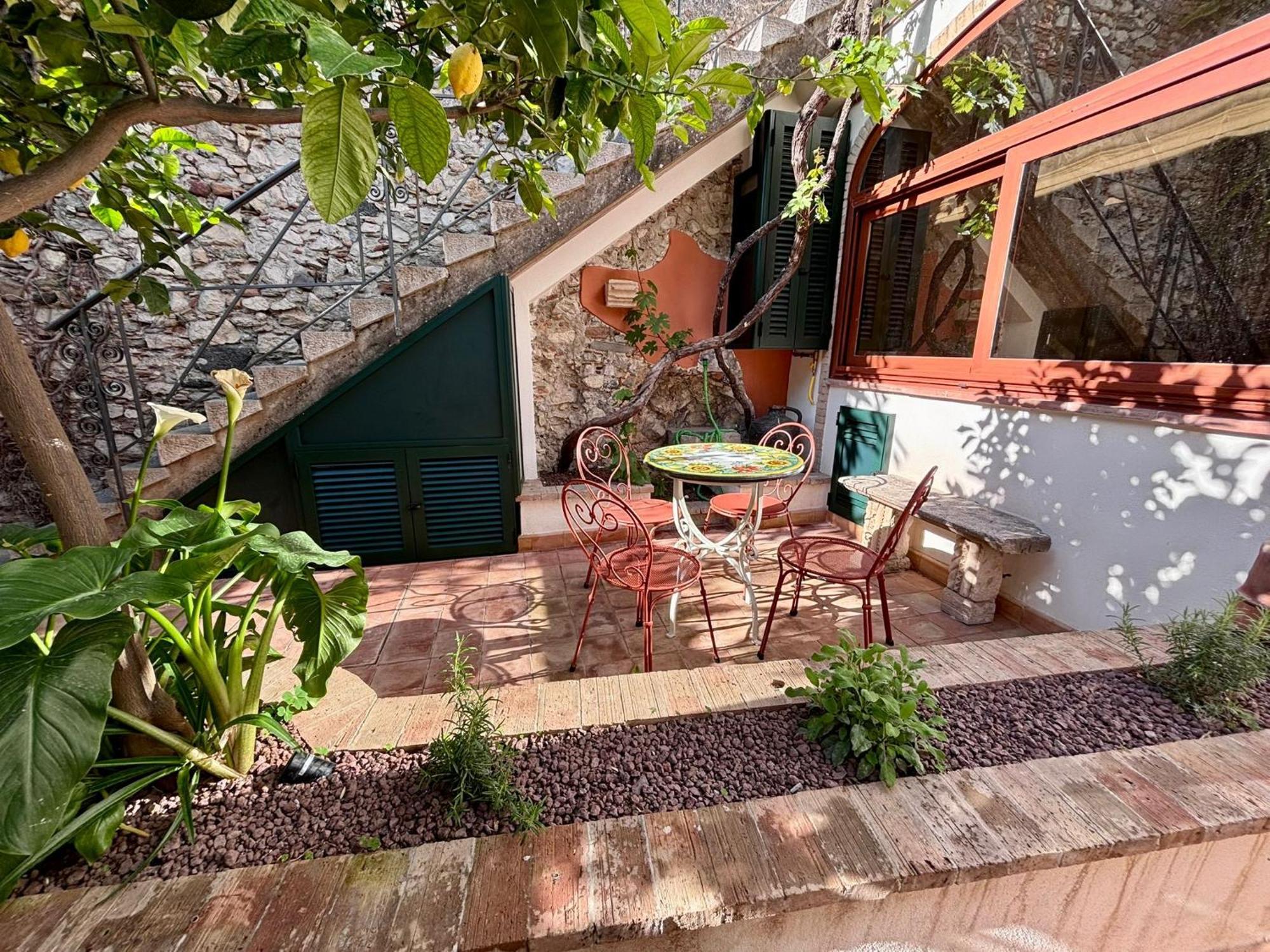 Center, Completely Renovated, Historical Apartment
