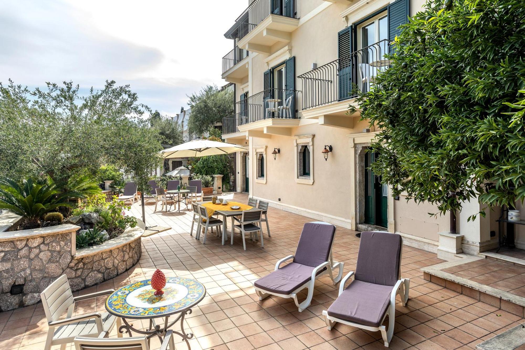 Maremonti Apartment