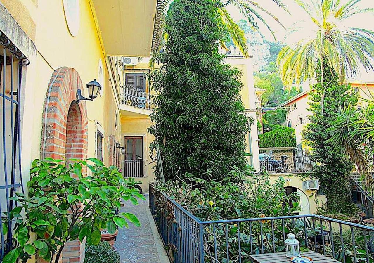 Arche Apartment *