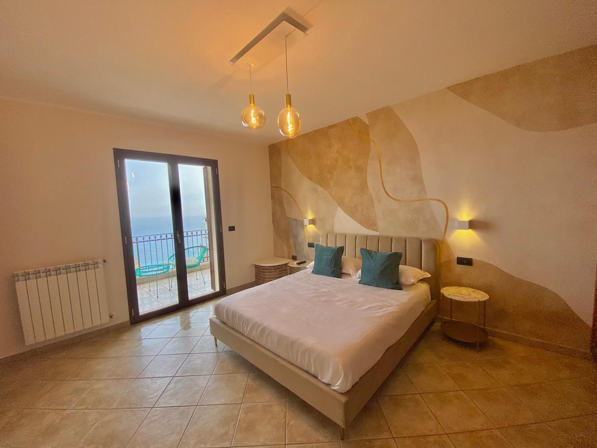 Sea View Apartment *