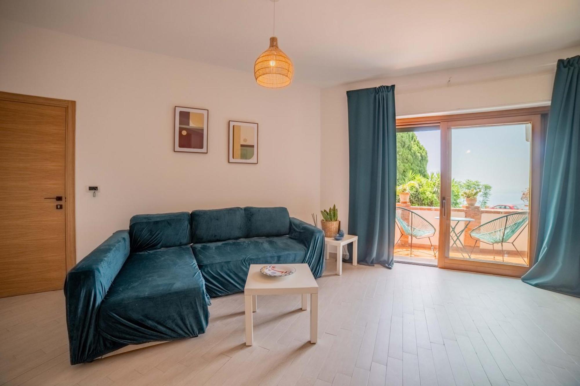 A Me Casa - * Taormina
