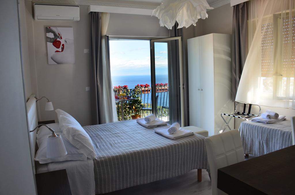 Athena Charming 2* Taormina