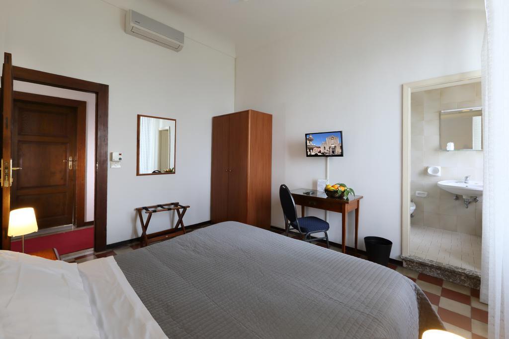 Hotel Astoria 2*