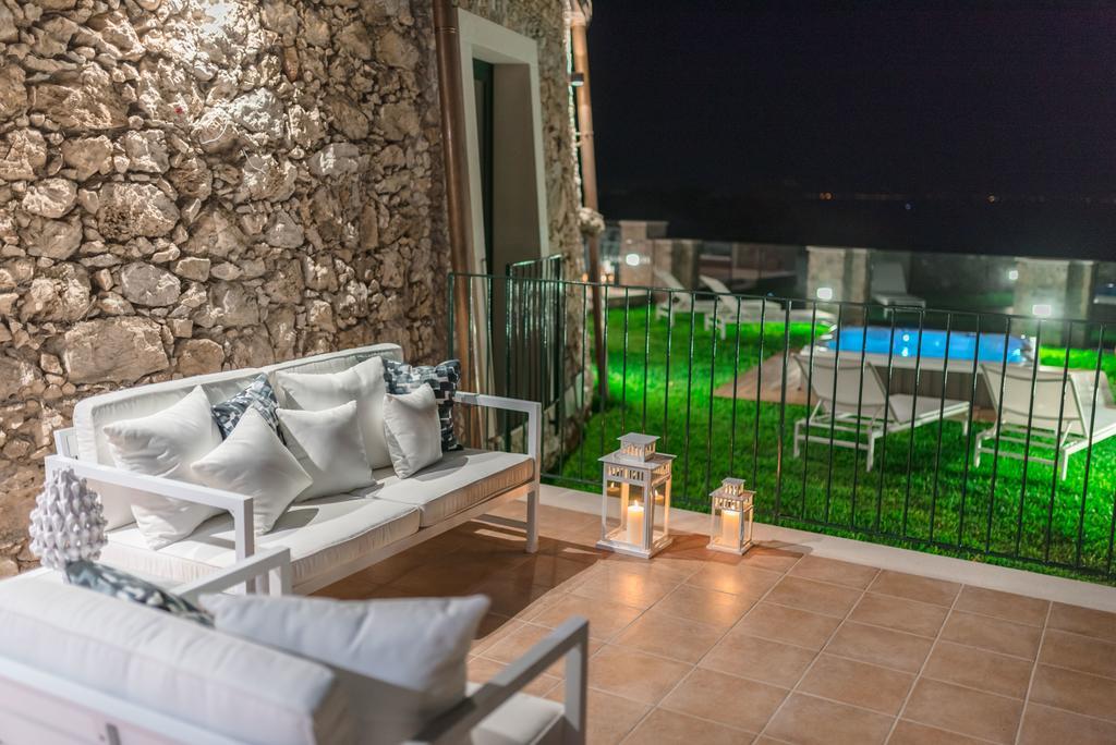 Sparviero Luxury Suites Apartment *