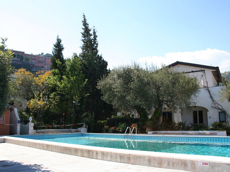 Aparthotel Terra Rossa 3*