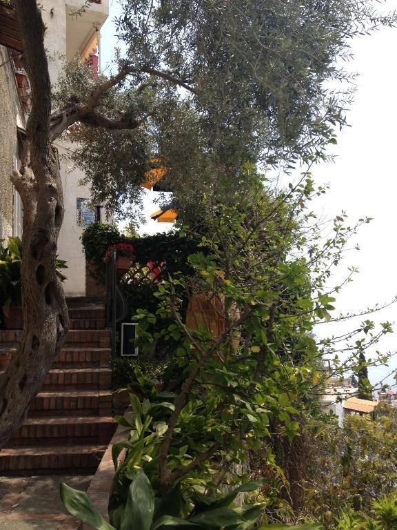 Greta & 2* Taormina