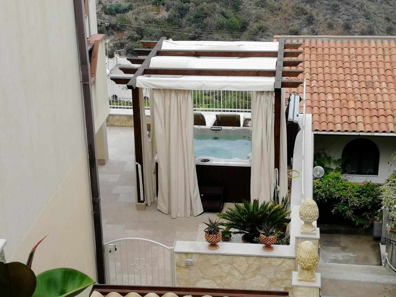 Le - Villa Taormina